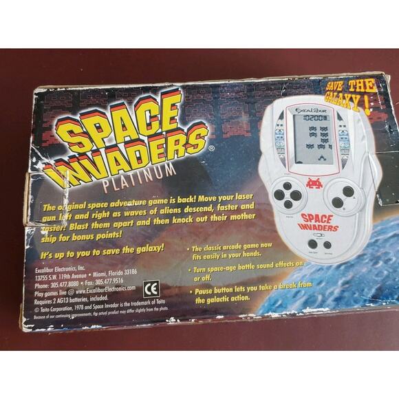Vintage Space Invaders Platinum Handheld Vintage Electronic Game 2000s NEW - Picture 5 of 5